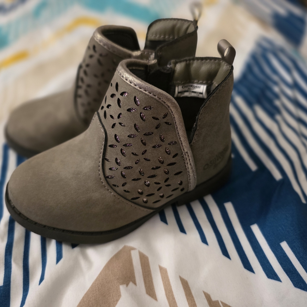 chic Kids Gray Ankle Boots